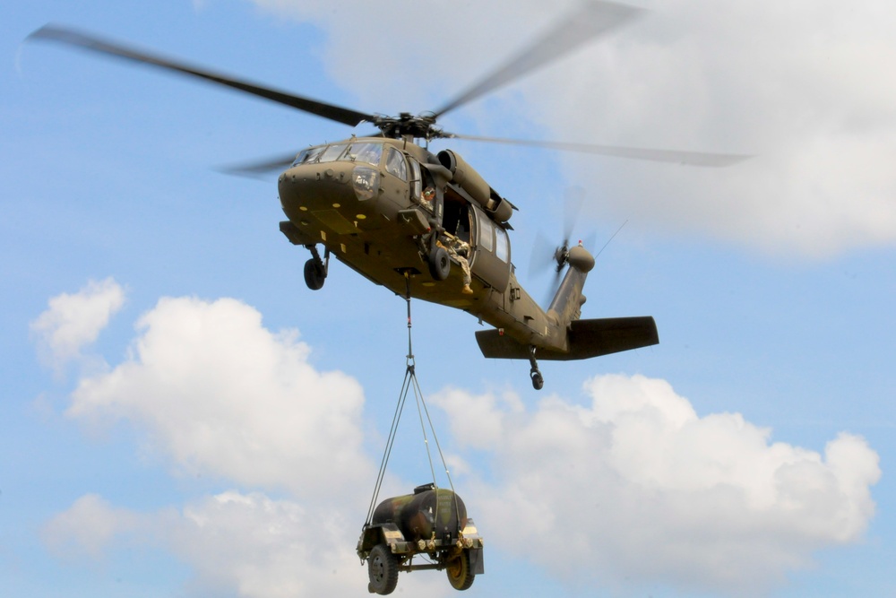 Soldiers prepare for deployment with sling load training