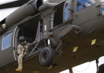 Soldiers prepare for deployment with sling load training
