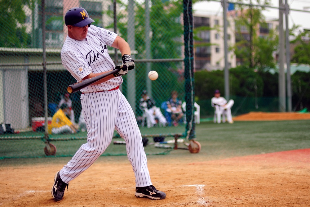 Gunsan City hosts baseball game against the Wolf Pack