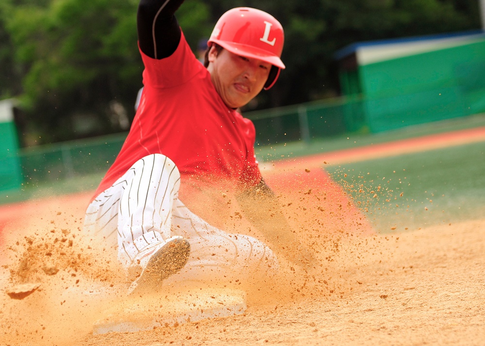 Gunsan City hosts baseball game against the Wolf Pack