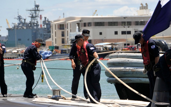 ROKS Lee Sun Sin departs, RIMPAC 2014