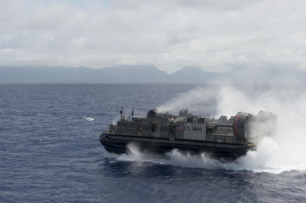 LCAC departs USS Rushmore