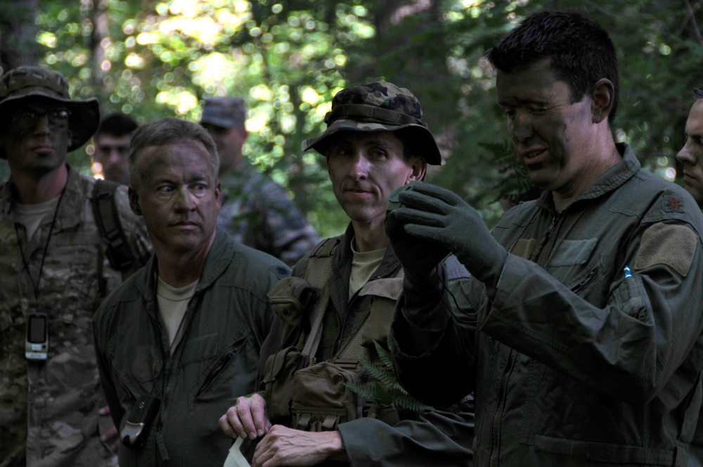 TACP help 164th Airlift Squadron perform ground survival training