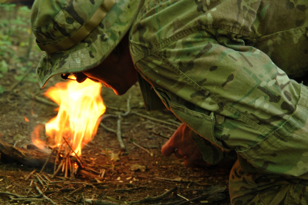 TACP help 164th Airlift Squadron perform ground survival training