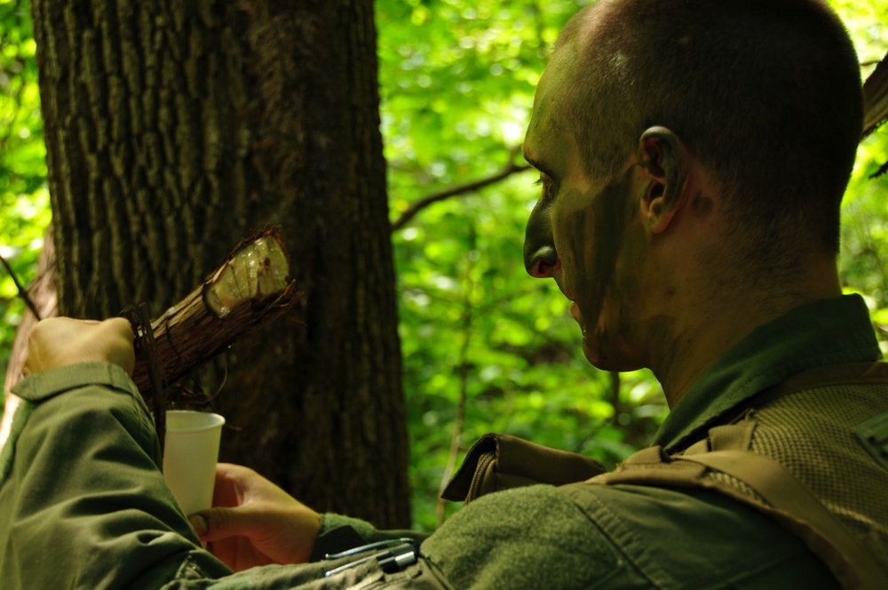 TACP help 164th Airlift Squadron perform ground survival training