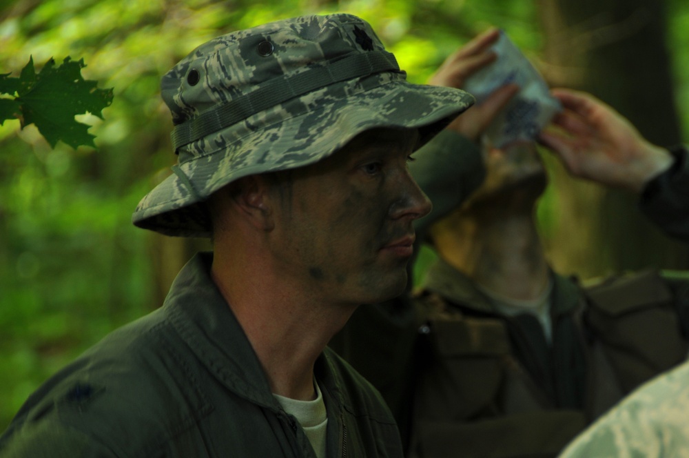 TACP help 164th Airlift Squadron perform ground survival training