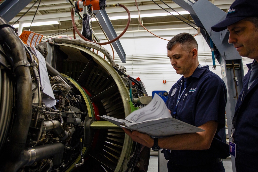 Maintenance SNCO blooms through Reserve, Alaska Airlines careers (Part 1 of 3)