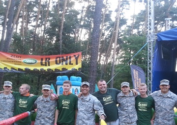 Paratroopers bring Humvees to Polish Land Rover rally