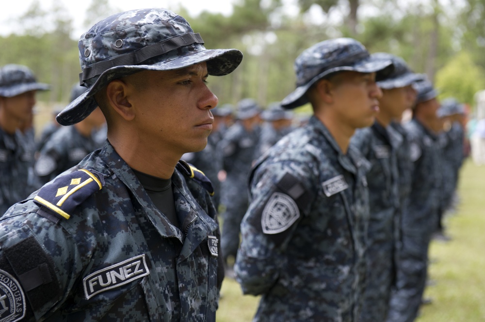 Honduran TIGRES commandos graduate