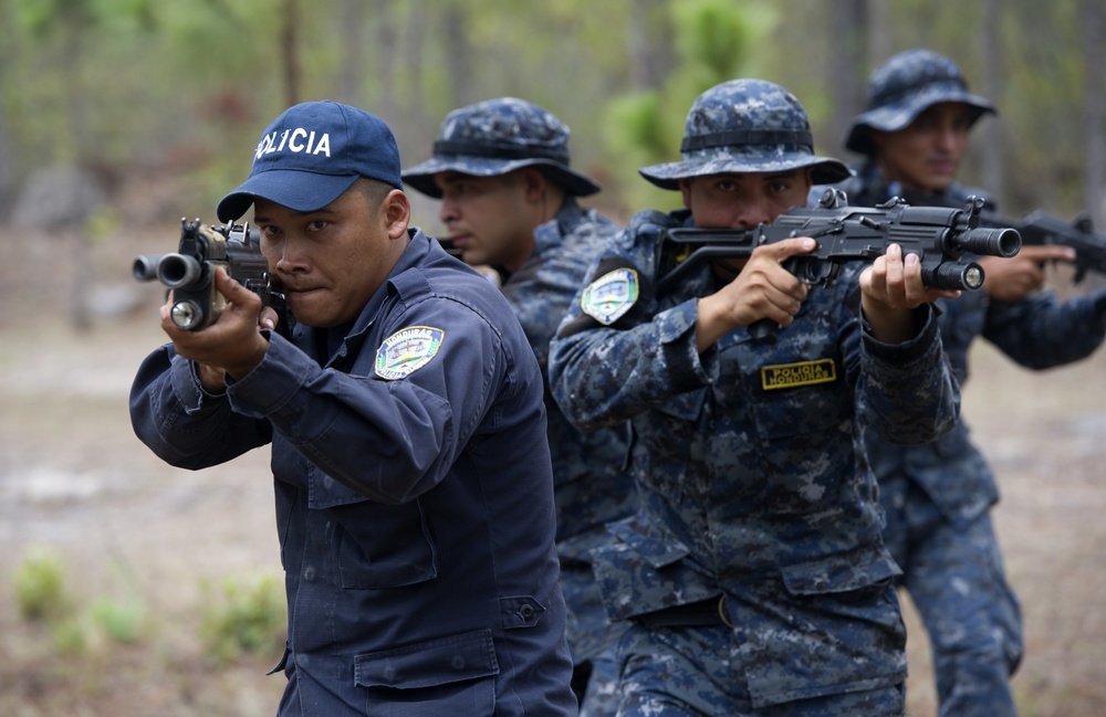 US Green Berets, Colombian Junglas train Honduran TIGRES