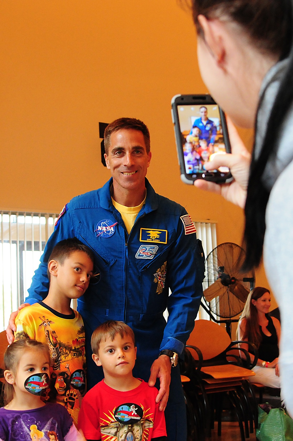 Military families meet Navy SEAL astronaut at exhibit