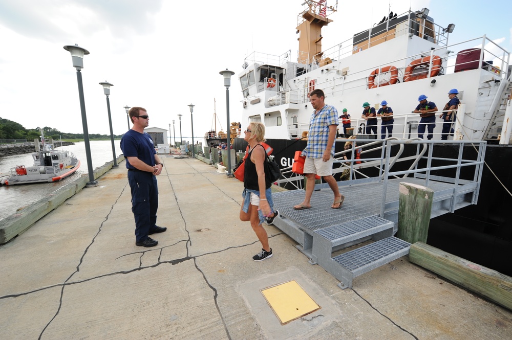 Coast Guard safely transfers 118 people off grounded casino boat