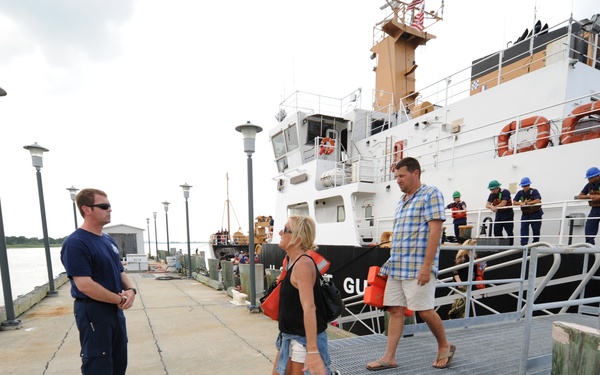 Coast Guard safely transfers 118 people off grounded casino boat