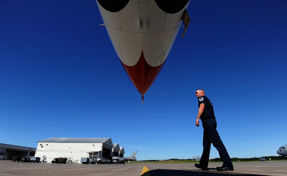 Thunderbirds Perform the MLB All-Star game Flyover