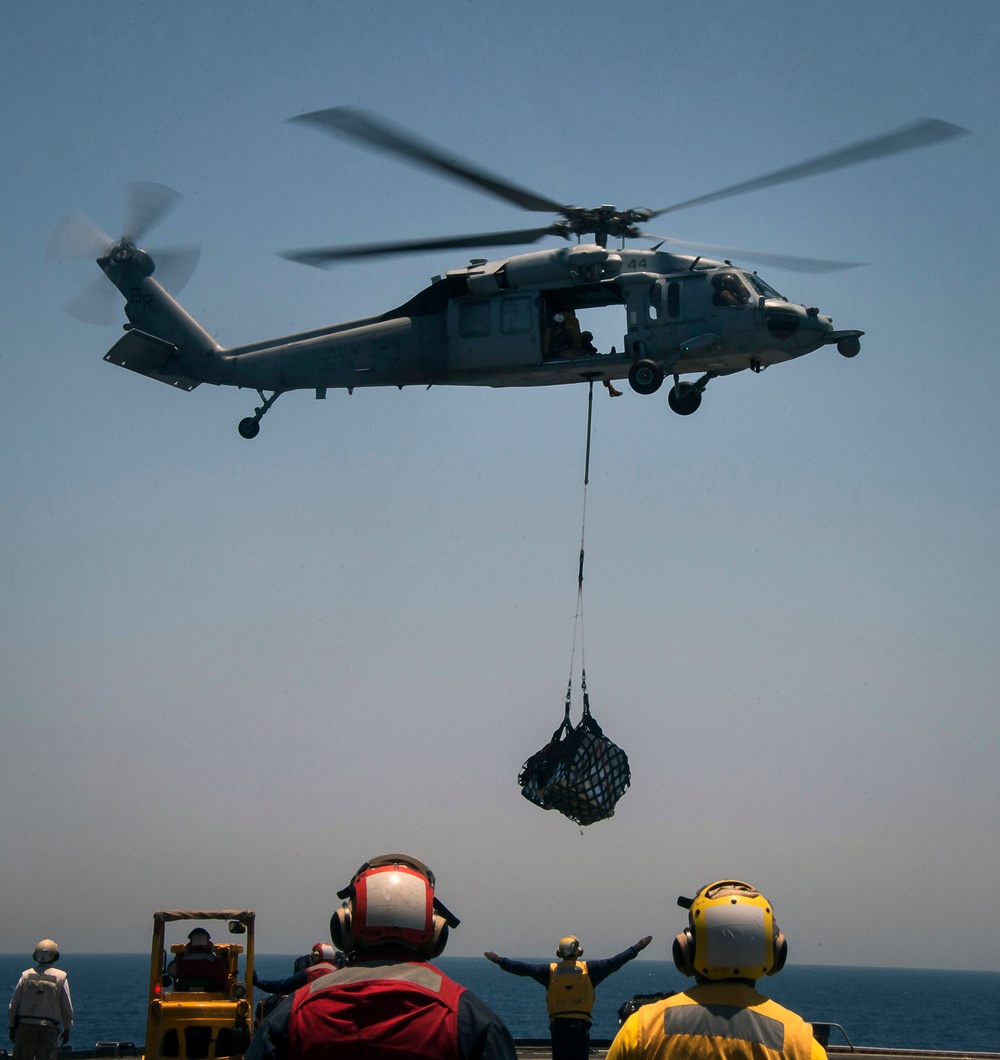 HSC-28 and USS Ponce VERTREP