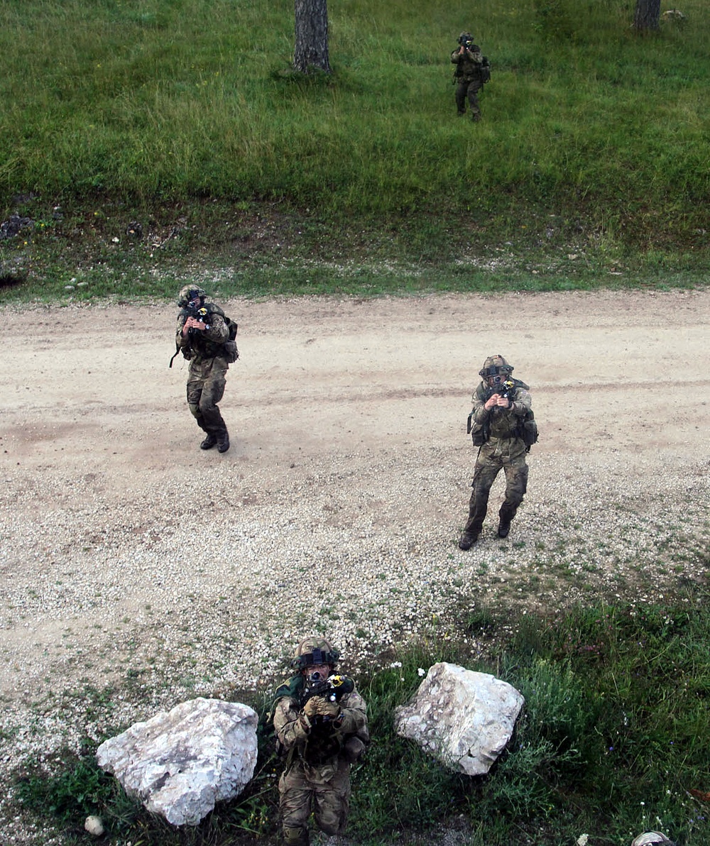 Sandhurst, West Point cadets perform village clearning maneuvers in joint exercise at Hohenfels Training Area