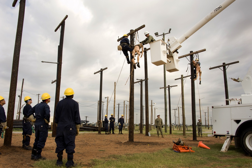 Navy pole-top rescue