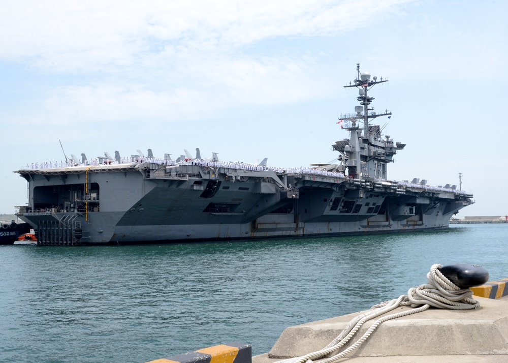 USS George Washington arrives in Busan for port visit