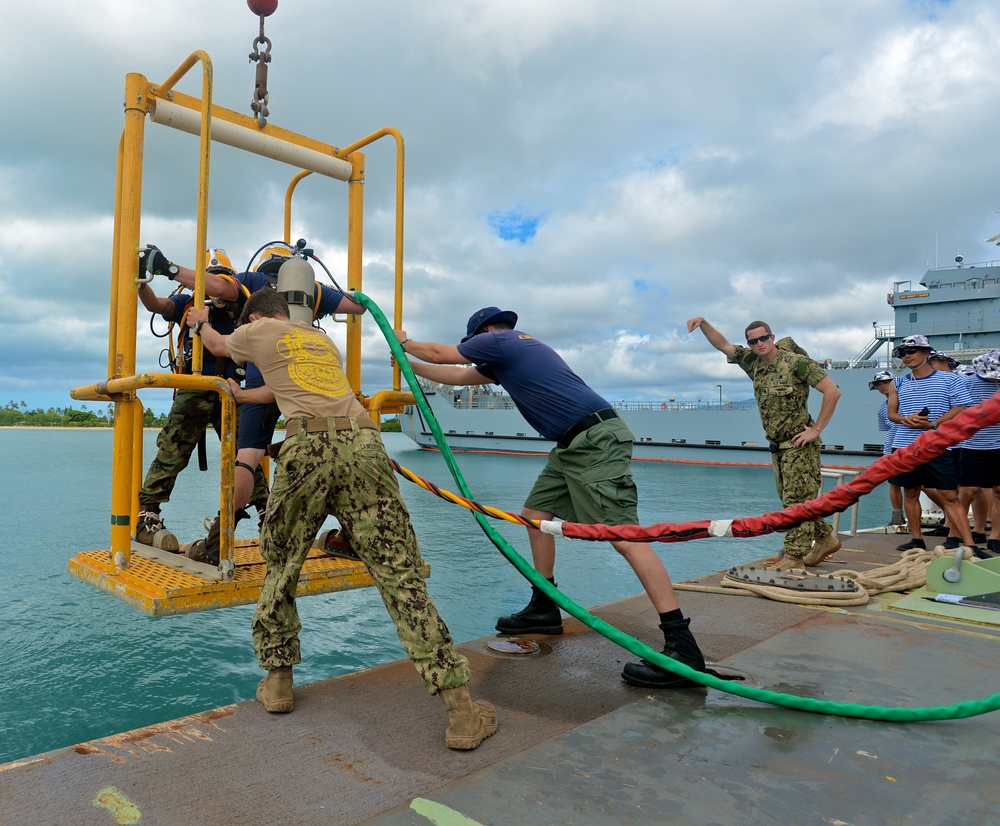 US Navy, US Coast Guard and PRC dive familiarization