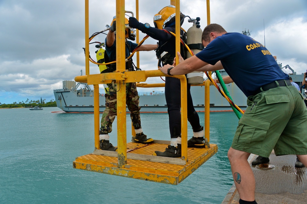 US Navy, US Coast Guard and PRC dive familiarization