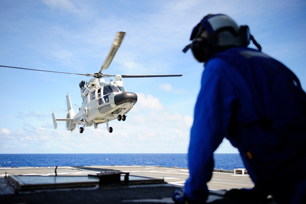 USS Port Royal participates in RIMPAC 2014