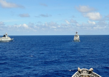 USS Port Royal participates in RIMPAC 2014