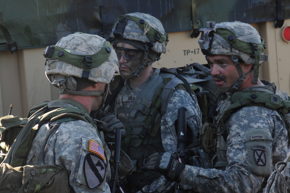 Michigan National Guard and active Army conduct battery defense exercise