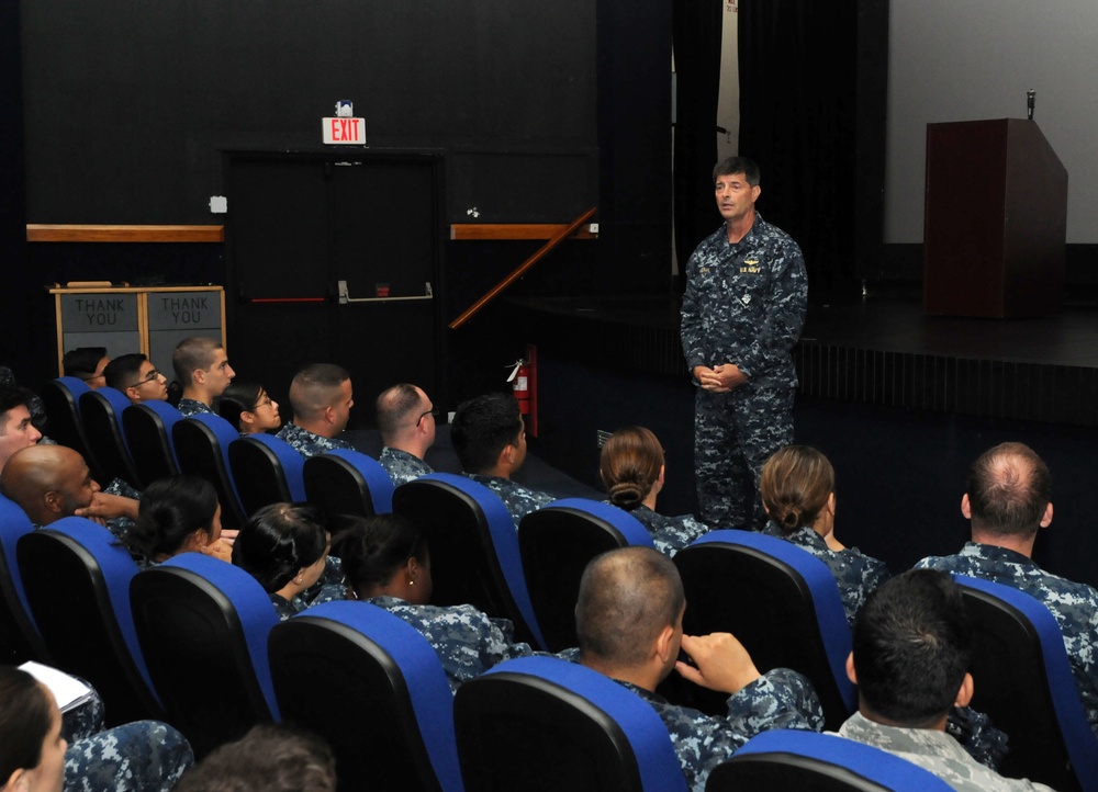 Chief of naval personnel visits Naval Station Rota