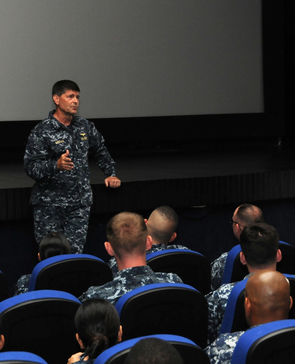 Chief of naval personnel visits Naval Station Rota