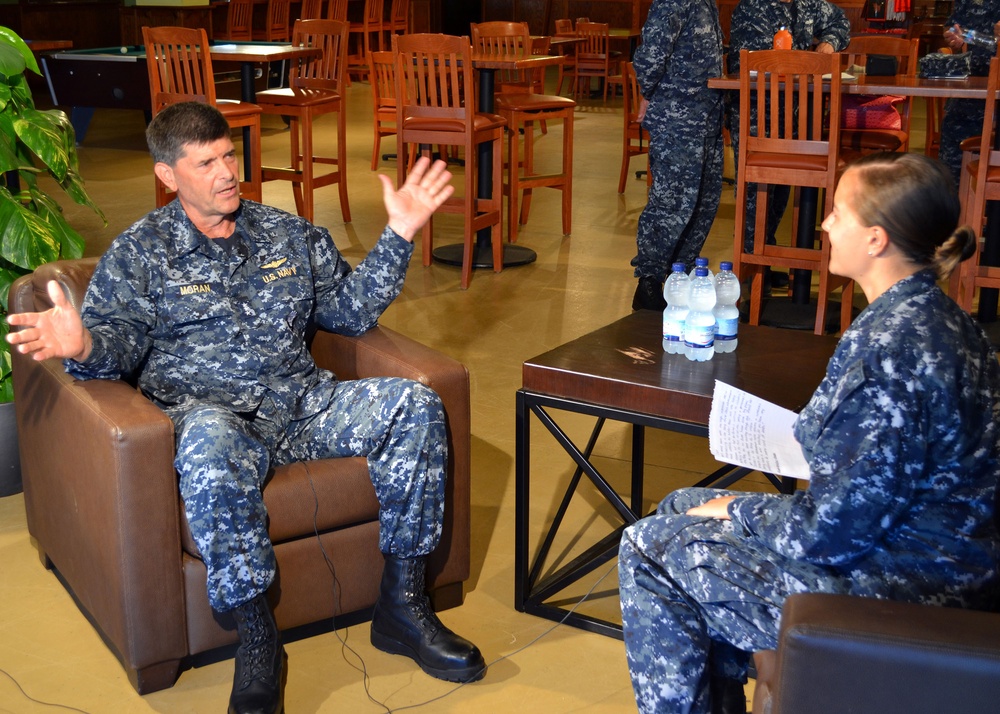 Chief of naval personnel visits Naval Station Rota