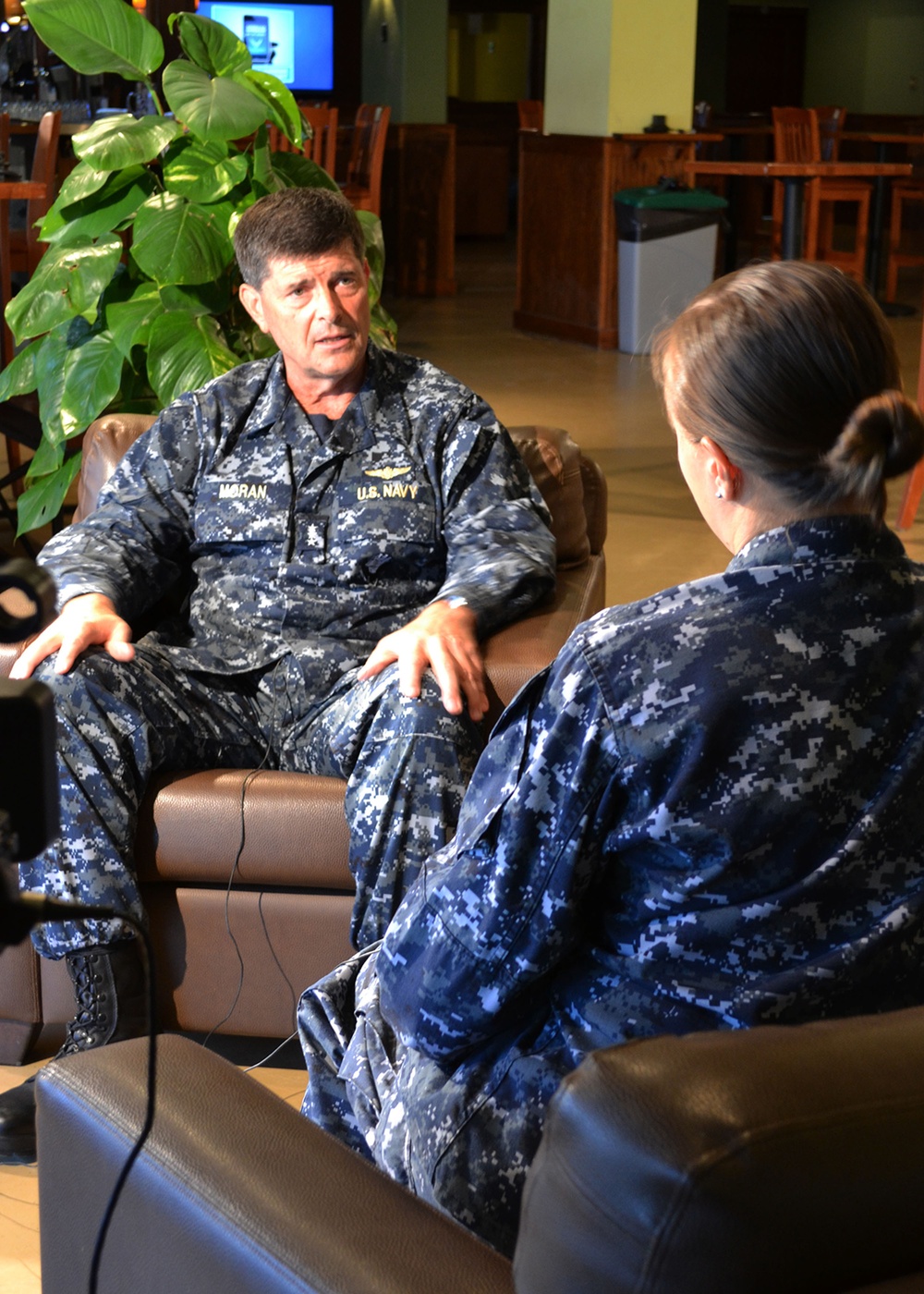 Chief of naval personnel visits Naval Station Rota