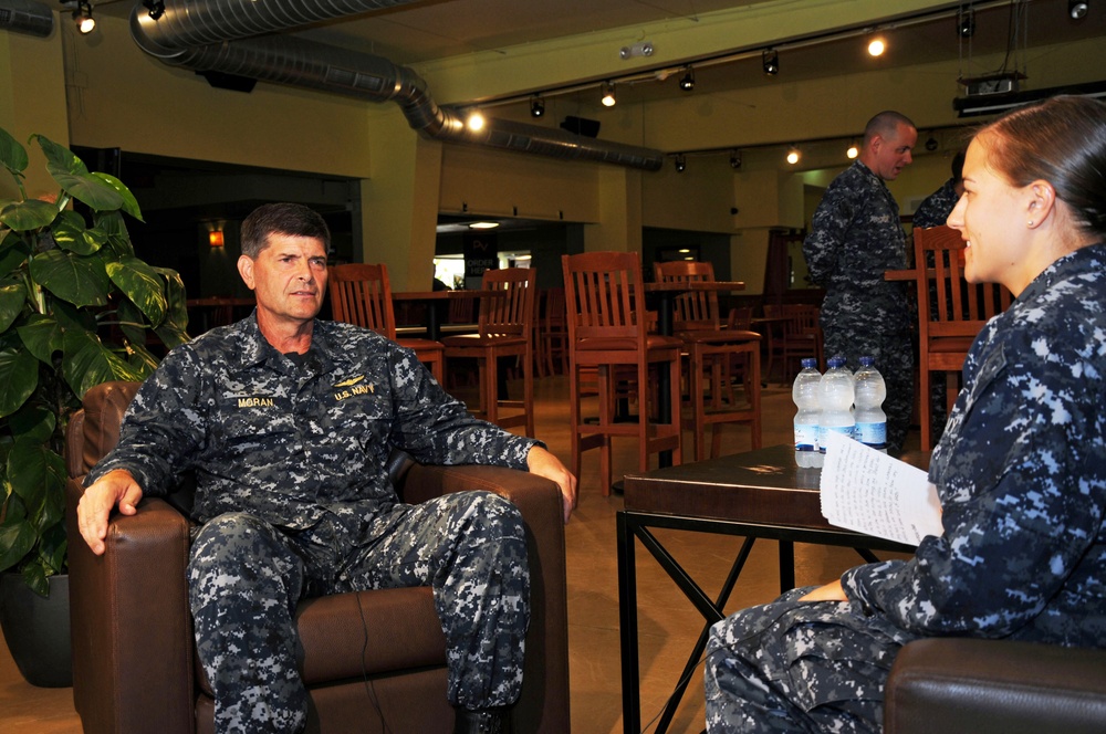 Chief of naval personnel visits Naval Station Rota