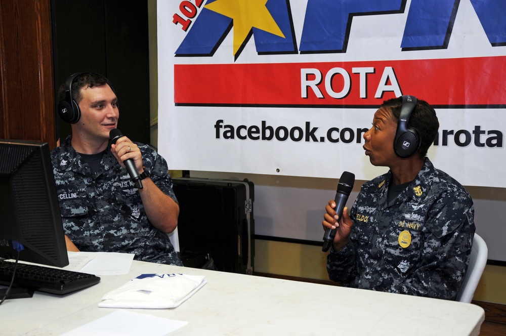 Chief of naval personnel visits Naval Station Rota