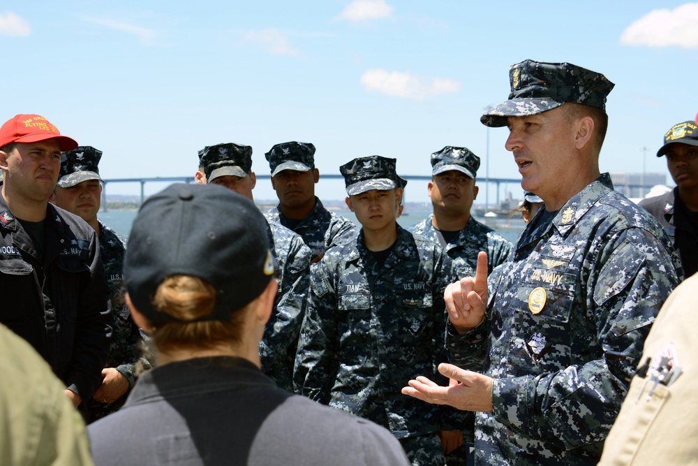 MCPON visits USS Green Bay
