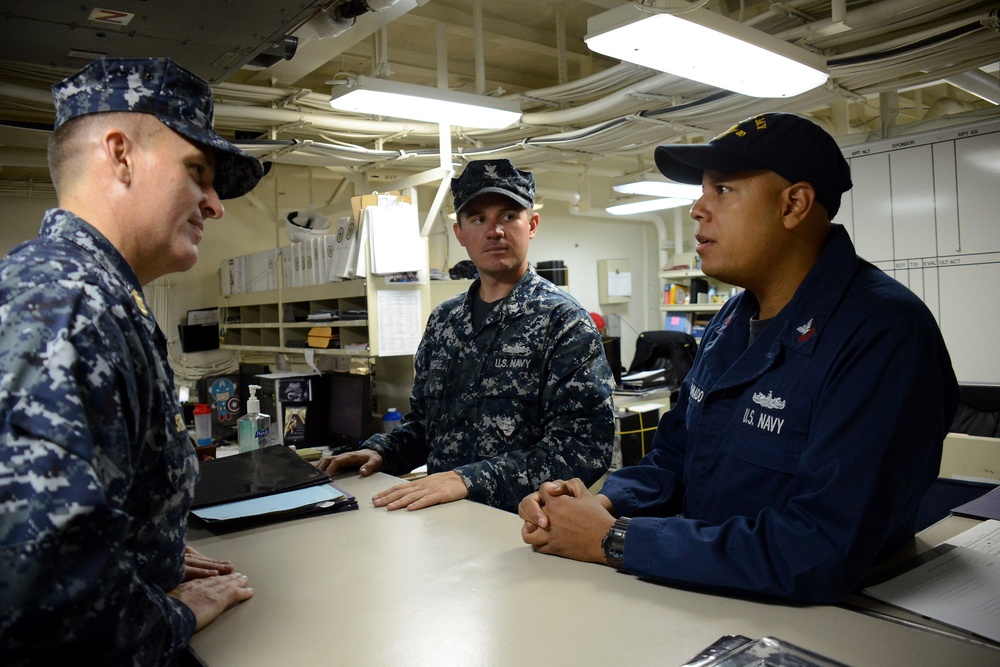 MCPON visits USS Green Bay