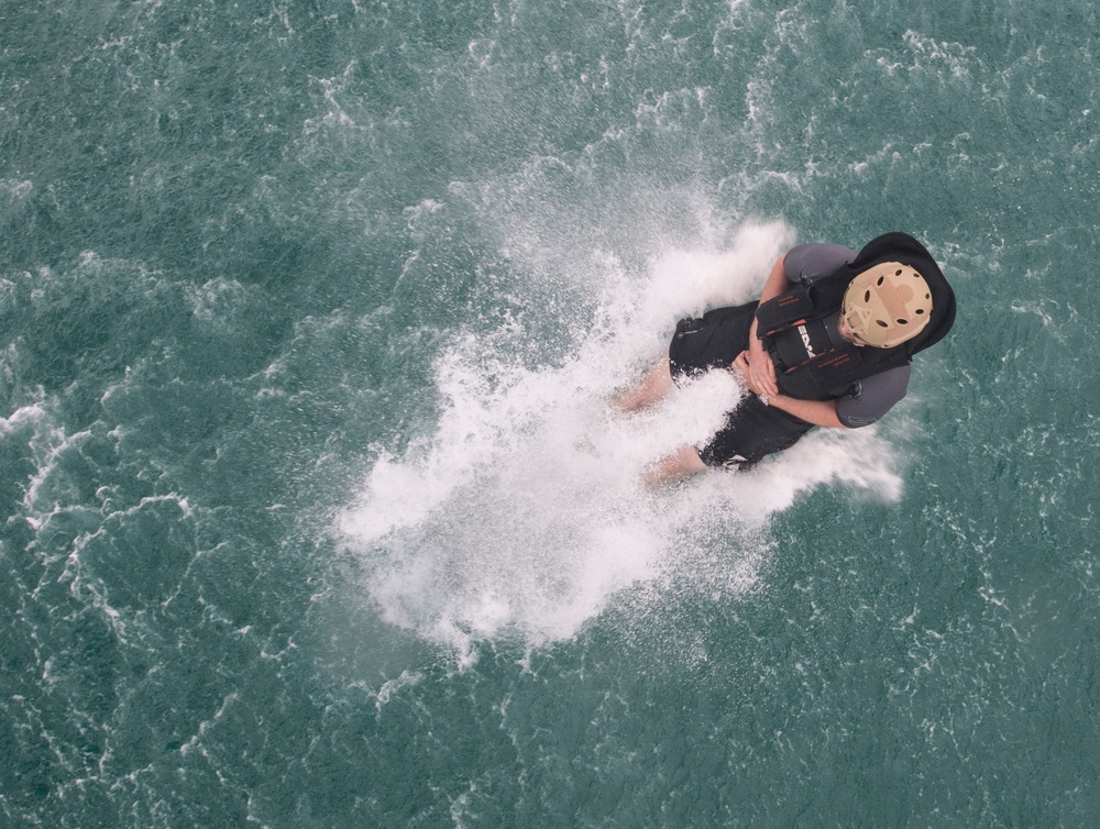 Helicopter insertion familiarization, RIMPAC 2014
