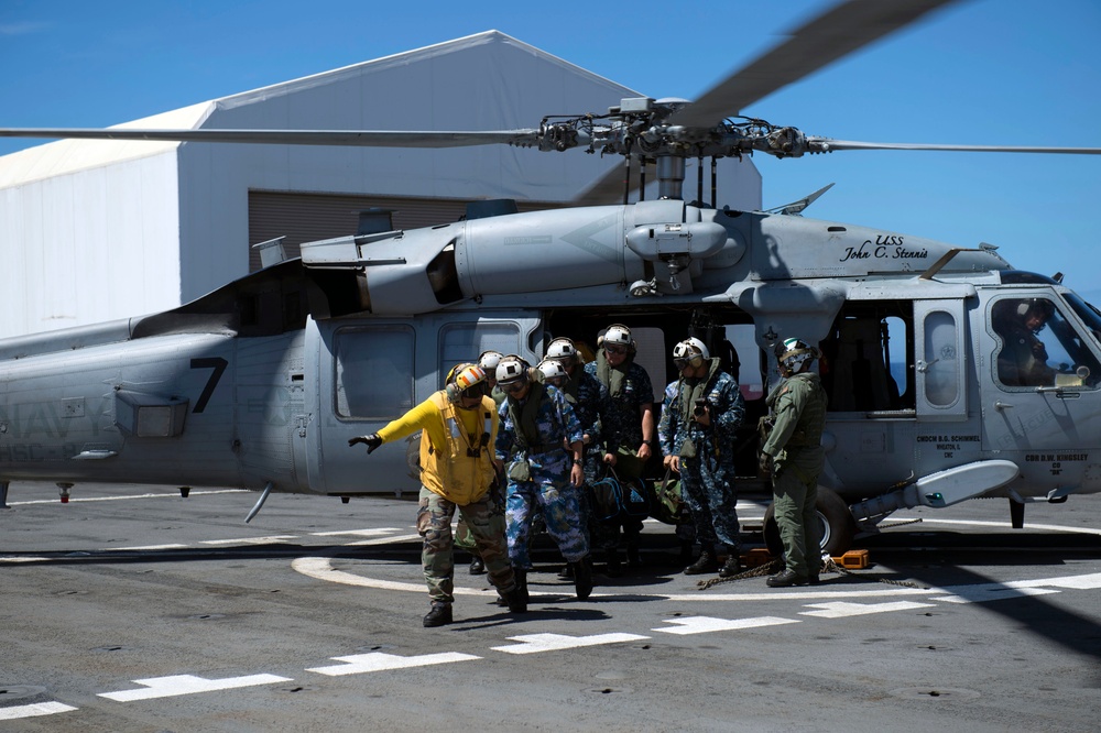PLA(N) Medical Team aboard USNS Mercy, RIMPAC 2014