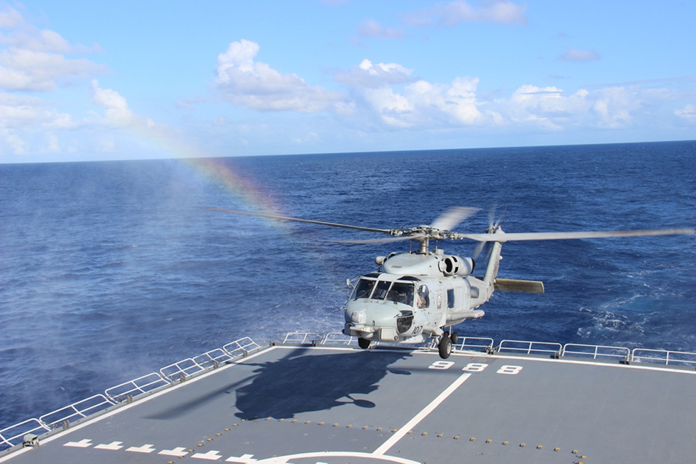 USS Gary (FFG 51) and People's Liberation Army (Navy) ship Qiandaohu (AO 886), RIMPAC 2014