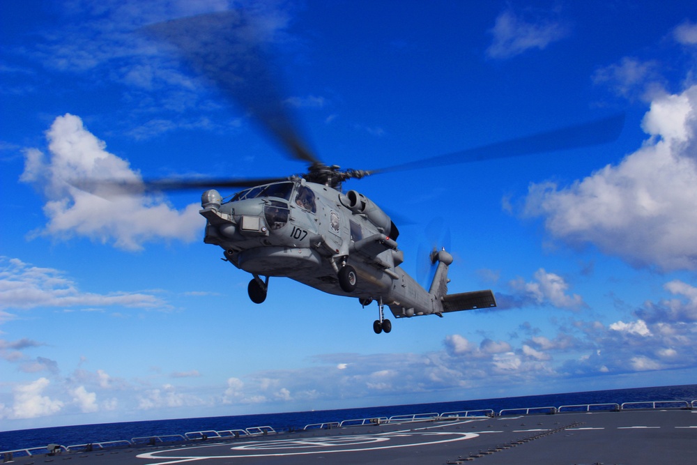 USS Gary (FFG 51) and People's Liberation Army (Navy) ship Qiandaohu (AO 886), RIMPAC 2014