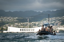 Coalition, joint diving team share experience at USS Arizona Memorial