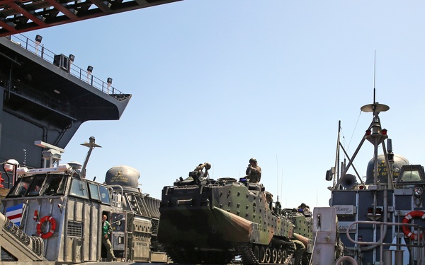 1st MLG tests ship-to-ship connector