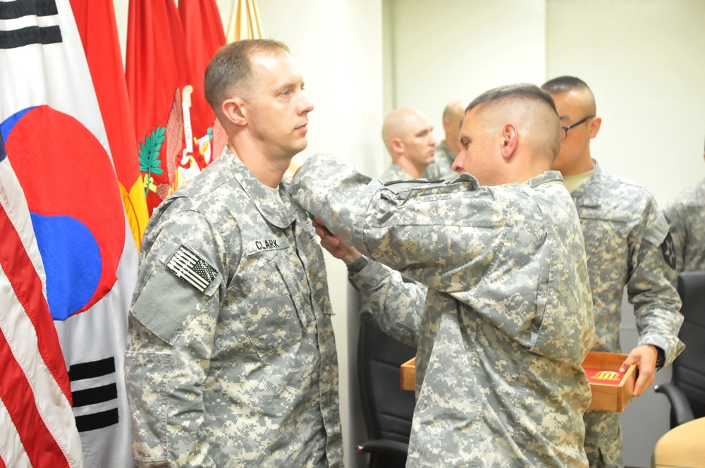 Maj. Clark receives ARCOM