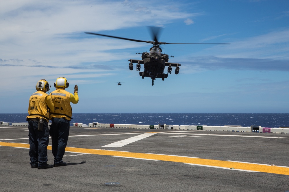 AH-64E landing qualifications on USS Peleliu, RIMPAC 2014