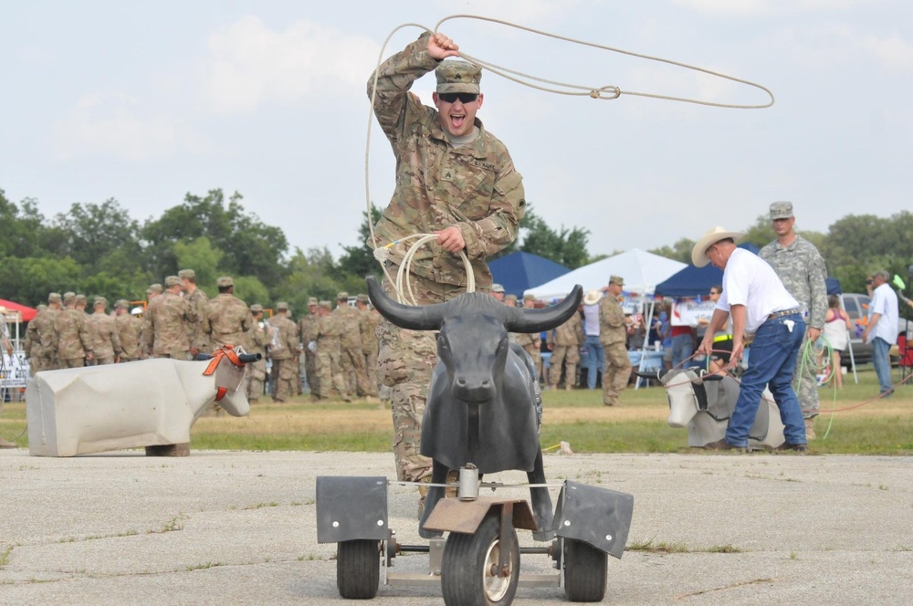 Gatesville community rounds up Reserve Component with ‘Salute to Warrior Citizens'