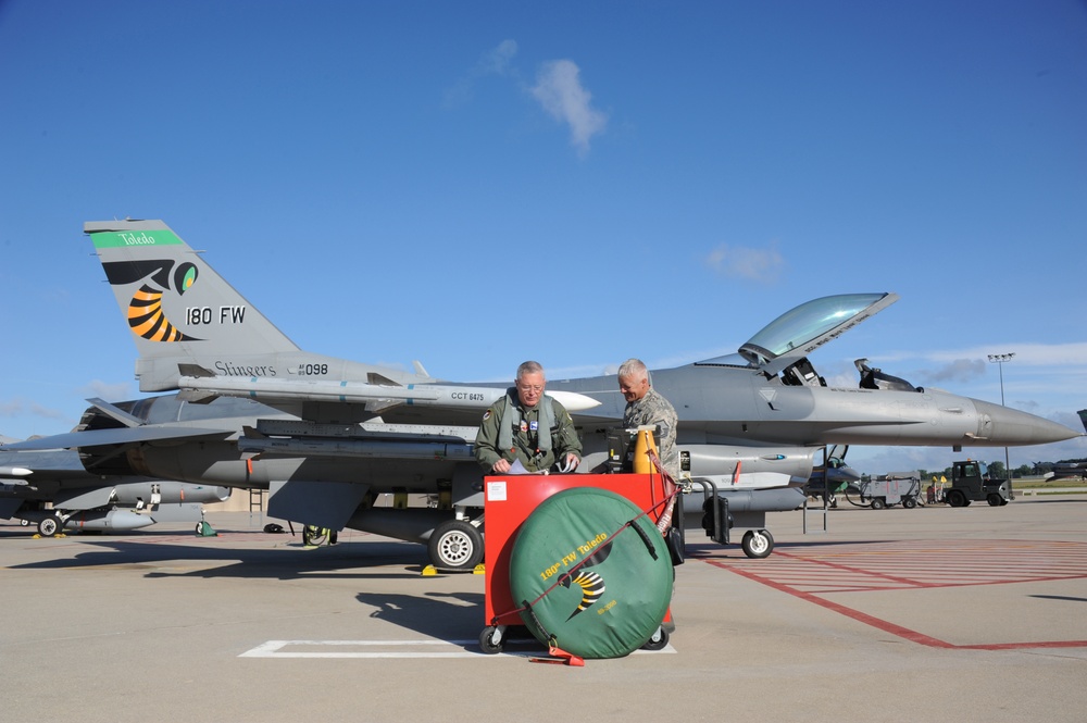 1st Air Force Commander visits 180th Fighter Wing
