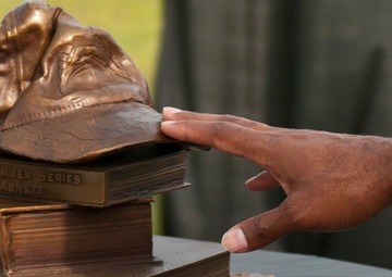 Policeman who brought down Fort Hood shooter touches memorial to victim