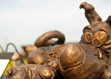 Heartbreak in bronze