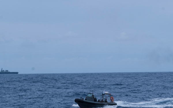 ROKS VBSS team board USS Chosin during RIMPAC 2014