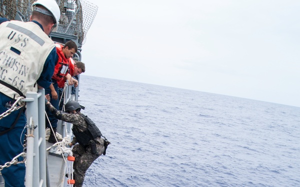 ROKS VBSS team boards USS Chosin during RIMPAC 2014