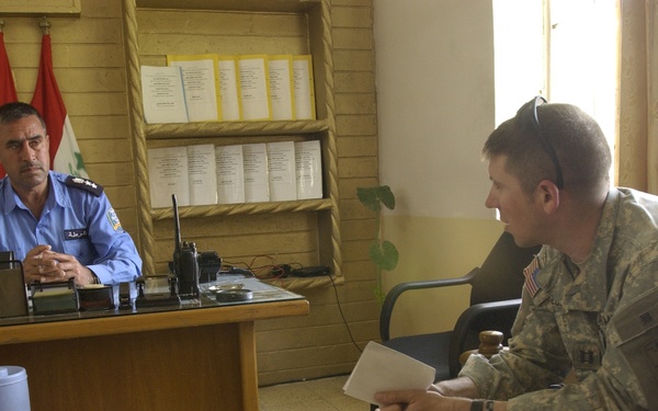 Meeting with Iraqi police chief in Khidr Ilyas